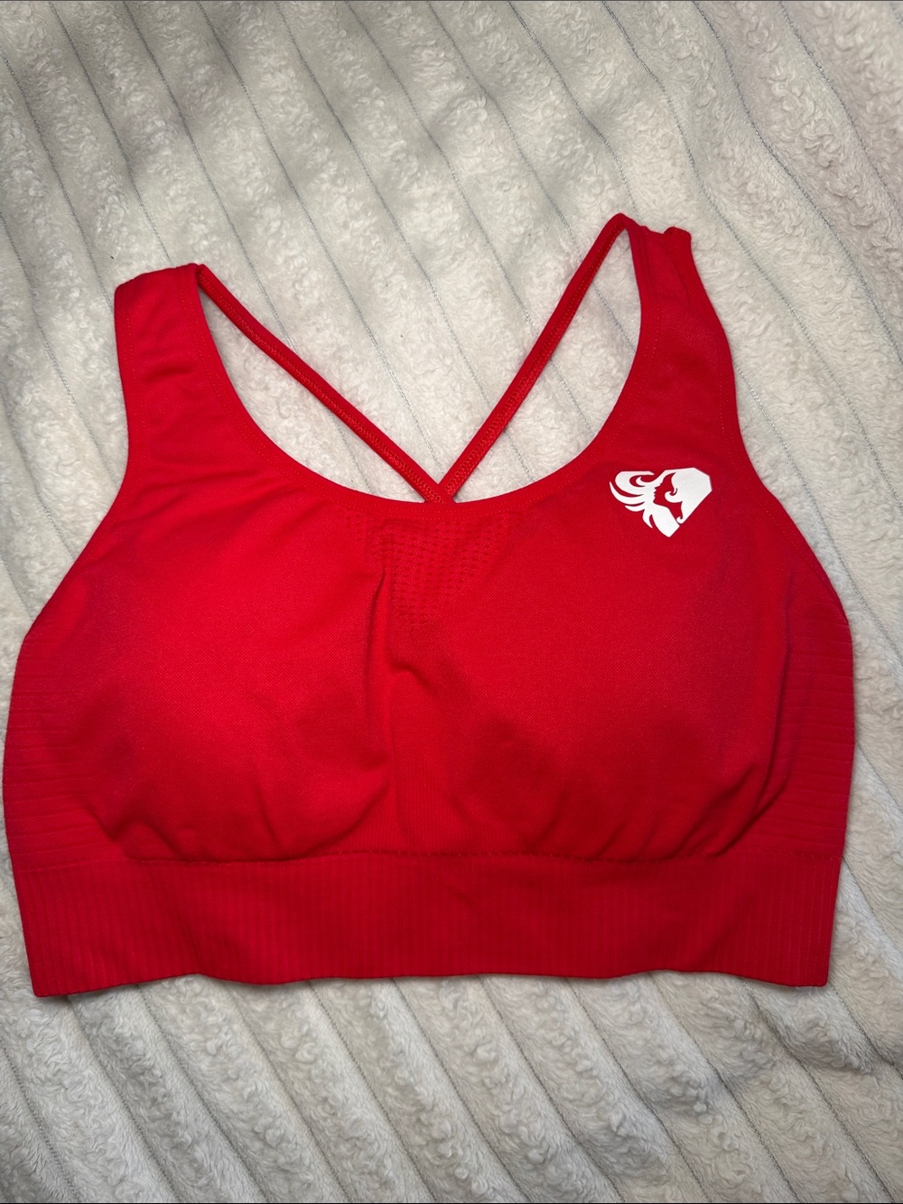 Women’s Red Seamless Strappy Sports Bra with Supportive Band